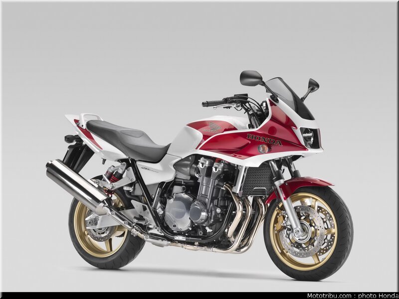 honda_cb1300s_2009_010