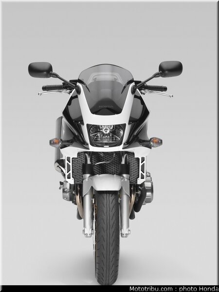 honda_cb1300s_2009_012