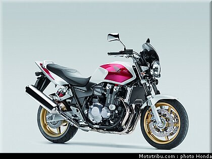honda_cb1300_2009_001.jpg