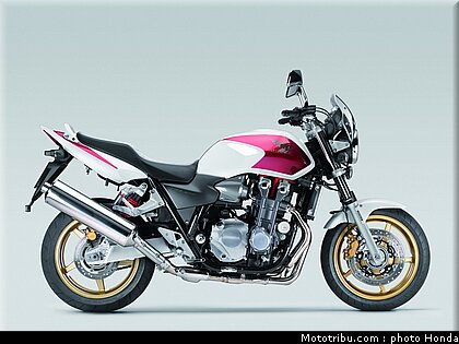honda_cb1300_2009_002.jpg