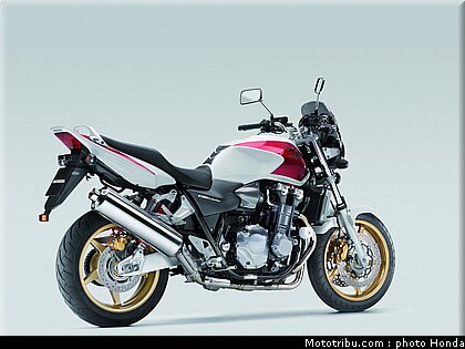 honda_cb1300_2009_003.jpg