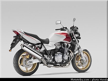 honda_cb1300_2009_005.jpg
