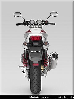 honda_cb1300_2009_010.jpg