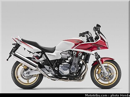 honda_cb1300s_2009_003.jpg