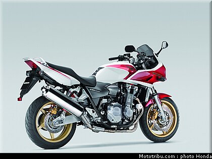 honda_cb1300s_2009_006.jpg