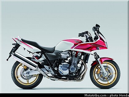 honda_cb1300s_2009_007.jpg
