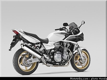honda_cb1300s_2009_009.jpg