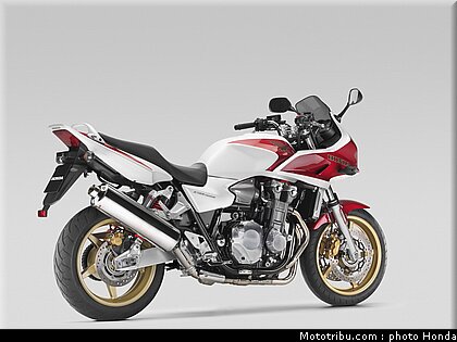 honda_cb1300s_2009_011.jpg