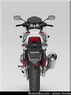 honda_cb1300s_2009_015.jpg