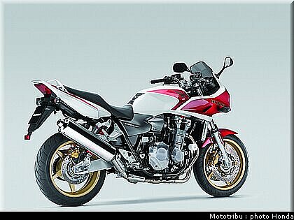 tnhonda_cb1300_2009_014.jpg