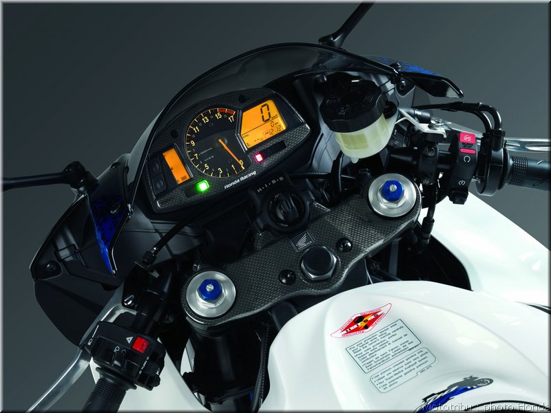 honda_600cbr_2009_020