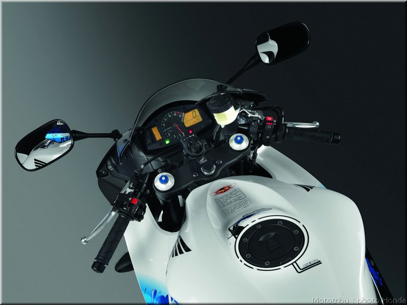honda_600cbr_2009_031