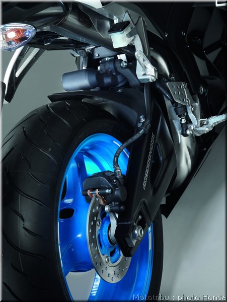 honda_600cbr_2009_039