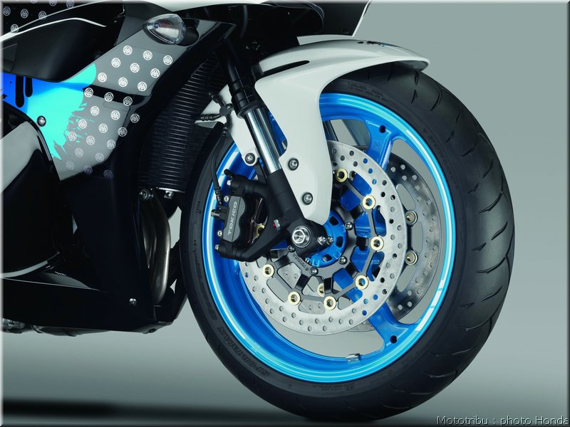 honda_600cbr_2009_048
