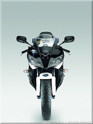 honda_600cbr_2009_013.jpg