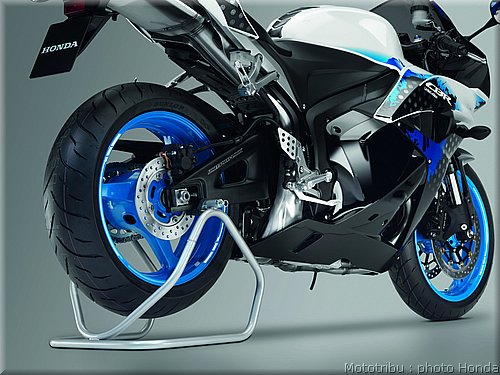 honda_600cbr_2009_021.jpg