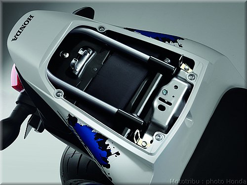 honda_600cbr_2009_024.jpg