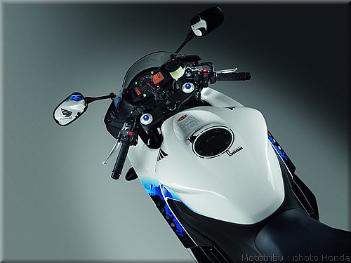 honda_600cbr_2009_029.jpg