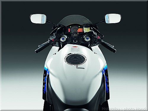 honda_600cbr_2009_030.jpg