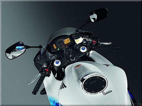honda_600cbr_2009_031.jpg