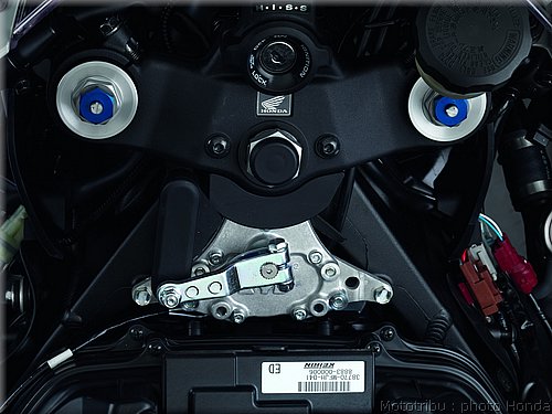 honda_600cbr_2009_059.jpg