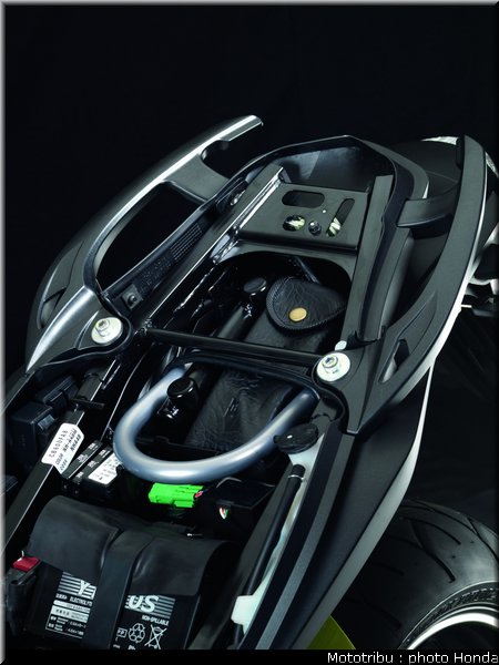 honda_600hornet_2009_0103