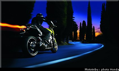 honda_600hornet_2009_0004.jpg