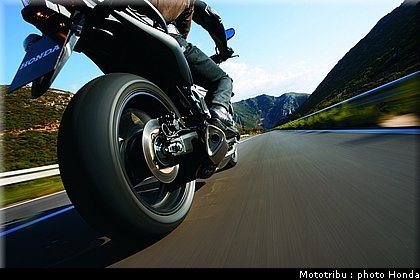 honda_600hornet_2009_0006.jpg