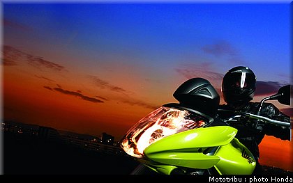 honda_600hornet_2009_0014.jpg