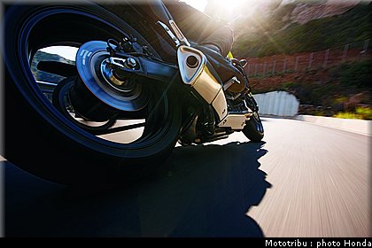 honda_600hornet_2009_0018.jpg