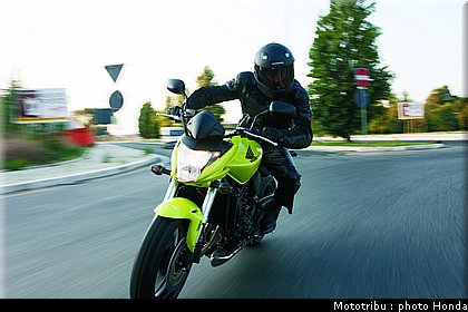 honda_600hornet_2009_0021.jpg