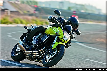 honda_600hornet_2009_0022.jpg