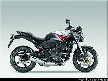 honda_600hornet_2009_0029.jpg
