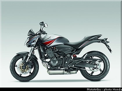 honda_600hornet_2009_0030.jpg