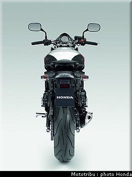 honda_600hornet_2009_0050.jpg