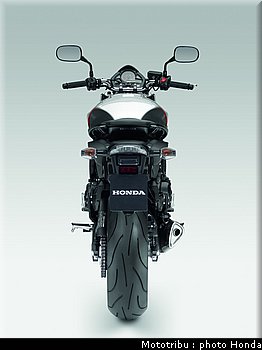 honda_600hornet_2009_0055.jpg