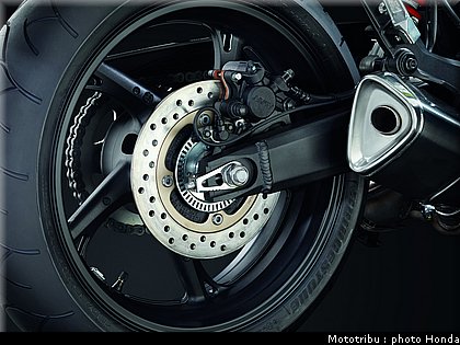 honda_600hornet_2009_0071.jpg