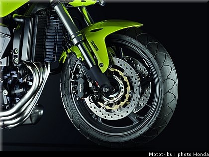 honda_600hornet_2009_0075.jpg