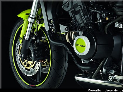 honda_600hornet_2009_0090.jpg