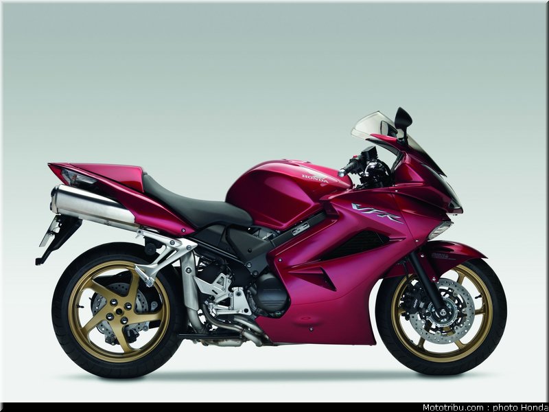 honda_800_vfr_2009_011