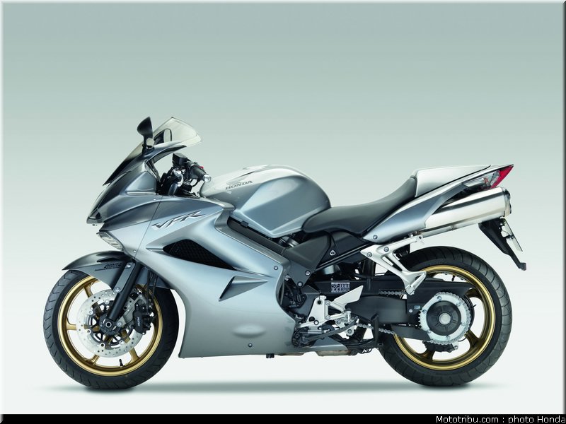 honda_800_vfr_2009_014