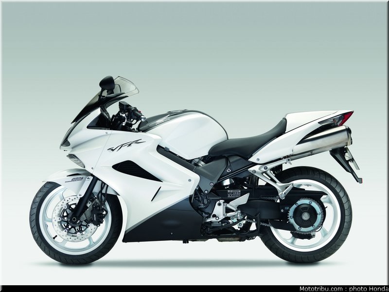 honda_800_vfr_2009_016
