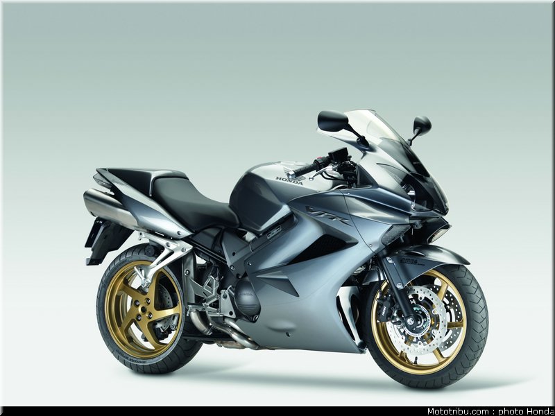 honda_800_vfr_2009_019