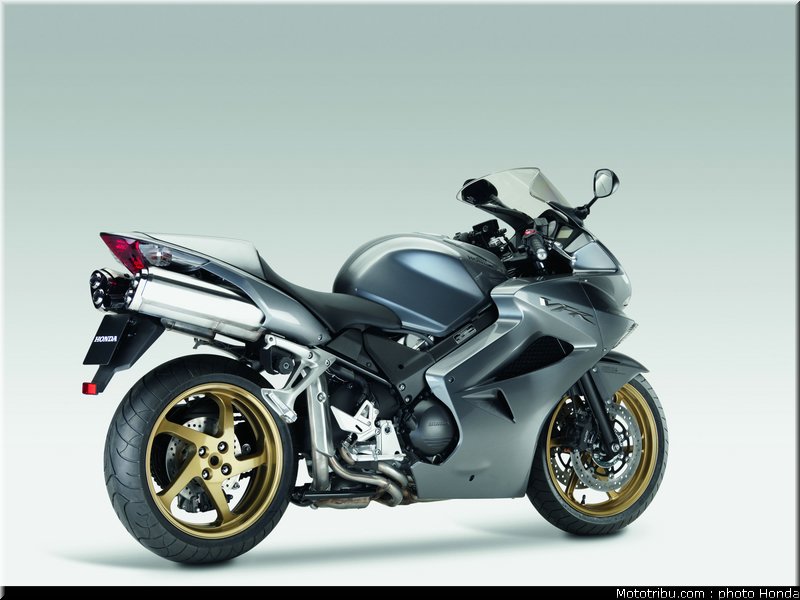 honda_800_vfr_2009_020