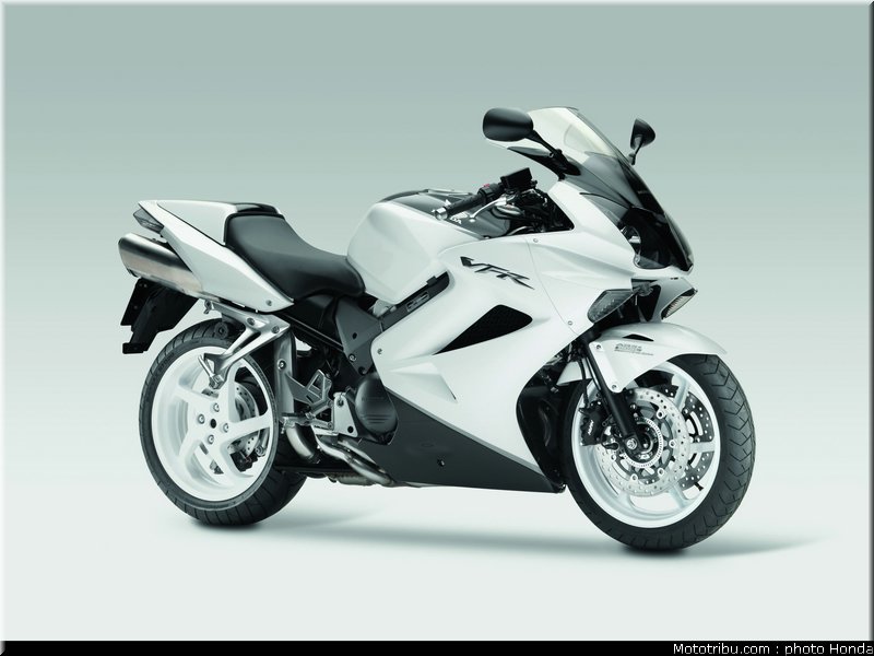 honda_800_vfr_2009_021