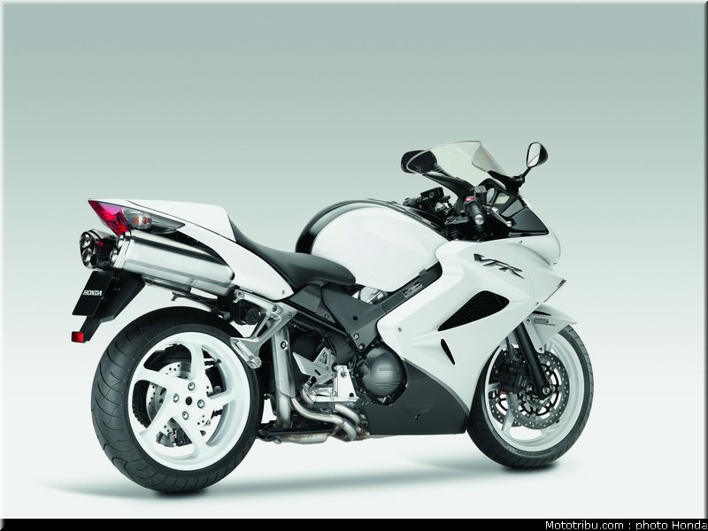 honda_800_vfr_2009_022