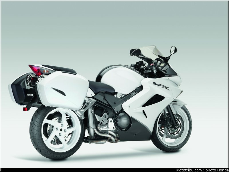 honda_800_vfr_2009_024
