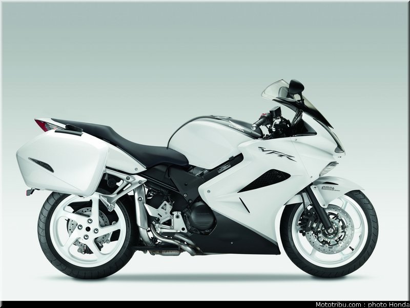 honda_800_vfr_2009_025