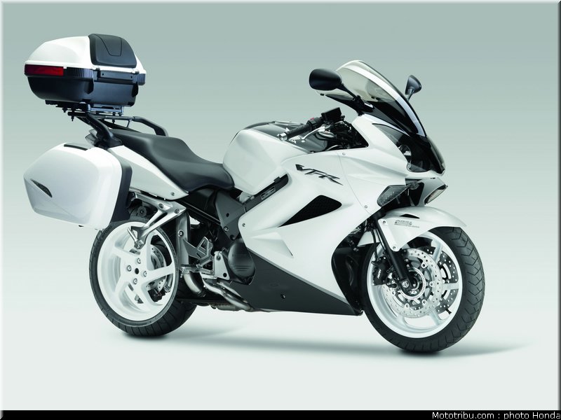 honda_800_vfr_2009_026