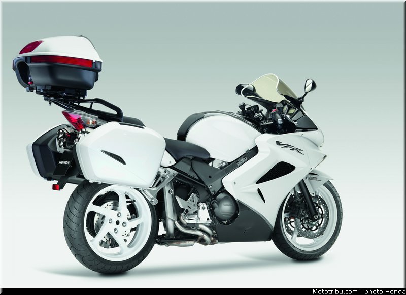 honda_800_vfr_2009_027